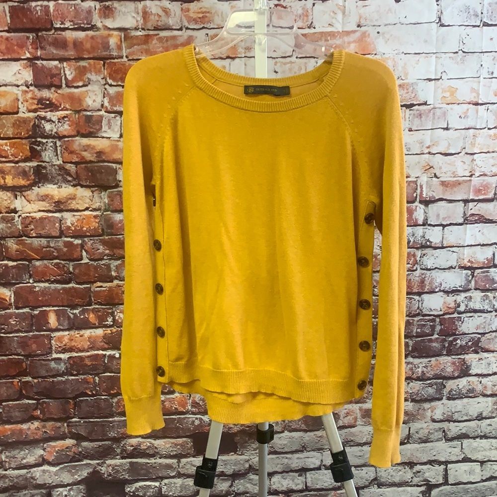 Outback Red Yellow Sweater